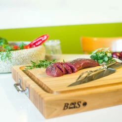 Boos Blocks Schneidebrett ProChef, Ahorn Mit Edelstahlgriffen 61x46x6 Cm -Santos Grills Verkaufsladen bb schneidebrett ahorn 61x46x6cm rafr2418 e02b31befc94717647e32002b4e18d87
