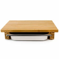 Cleenbo Classic Schneidebrett 43x29 Cm, Bambus Bicolor Mit Edelstahlwanne -Santos Grills Verkaufsladen cleenbo classic gn bamboo bicolor 8e165b1c7cf15ae9f61f4f4663b6603d