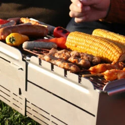 Knister Grill Premium – Tragbarer Holzkohlegrill Aus Edelstahl -Santos Grills Verkaufsladen knister grill premium tragbarer holzkohlegrill aus edelstahl cc81f93305abc165063de34112faaf9d