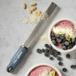Microplane Premium Reibe / Zester, Denim Blau 11 Microplane Premium Reibe / Zester, Denim Blau -Santos Grills Verkaufsladen microplane premium reibe zester denim blau 1714eb4cd64ed159e04c5eb340e4c3f1