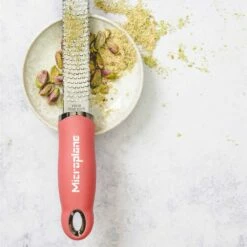 Microplane Premium Reibe / Zester, Lippenstift Pink 12 Microplane Premium Reibe / Zester, Lippenstift Pink -Santos Grills Verkaufsladen microplane premium reibe zester lippenstift pink a373fc21ee7c4cc7abb12bb78131bb2a