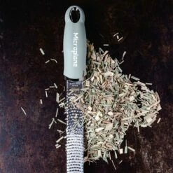 Microplane Premium Reibe / Zester, Salbei Grün 11 Microplane Premium Reibe / Zester, Salbei Grün -Santos Grills Verkaufsladen microplane premium reibe zester salbei gruen a25d9f98ba7f38856f3659dde423fc7c