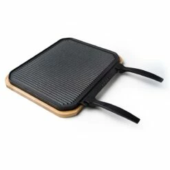 SANTOS Wende-Gussplatte Mit Holzuntersetzer Und Abnehmbaren Griffen 40 X 32 X 1,9 Cm -Santos Grills Verkaufsladen s wende gussplatte mit holzuntersetzer und abnehmbaren griffen 40 cm x 32 25 cm x 1 9 cm cf93493f5756fefe330f5b25e79242f6