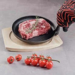 SANTOS Pfanne Gusseisen Inkl. Tablett & Griff, Ø 22cm -Santos Grills Verkaufsladen santos pfanne gusseisen inkl tablett griff 22cm 37ac3f02b1b9026a43648a612b900b22