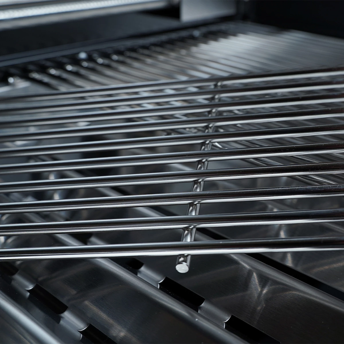 SANTOS S-418 Black Mit Edelstahlrosten, Inkl. Seiten- & Heckbrenner 6 SANTOS S-418 Black Mit Edelstahlrosten, Inkl. Seiten- & Heckbrenner – Bild 4